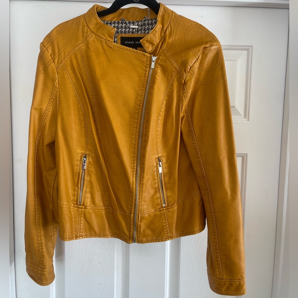 Black Rivet Mustard color, faux leather, 100% Polyurthane Jacket – Size XL